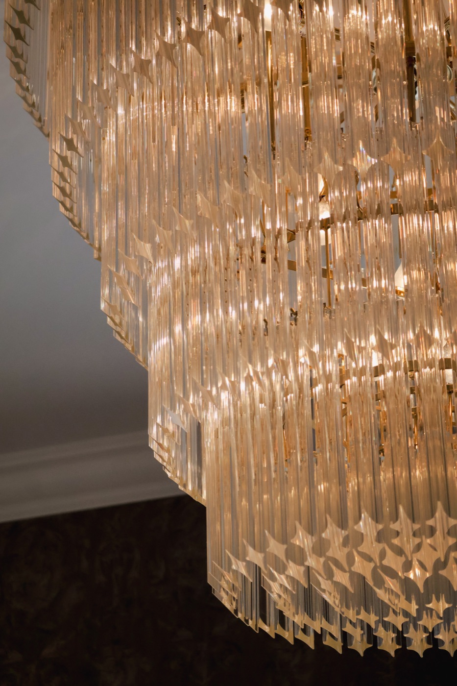 Detalj av lysekrone i Chitra house